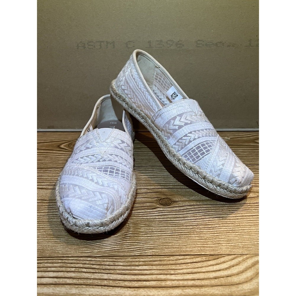 TOMS Classic Alpargata Flats Size 7 Natural Arrow Embroidered Mesh Ivory Lace